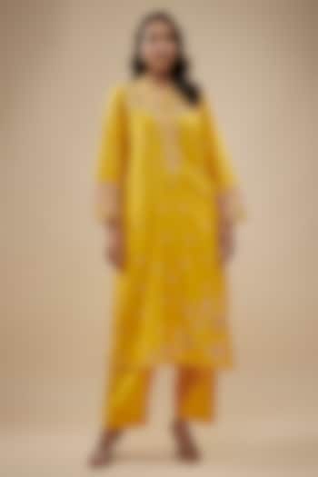 Yellow Chanderi Silk Applique Embroidered Kurta Set by Niti Bothra at Pernia's Pop Up Shop
