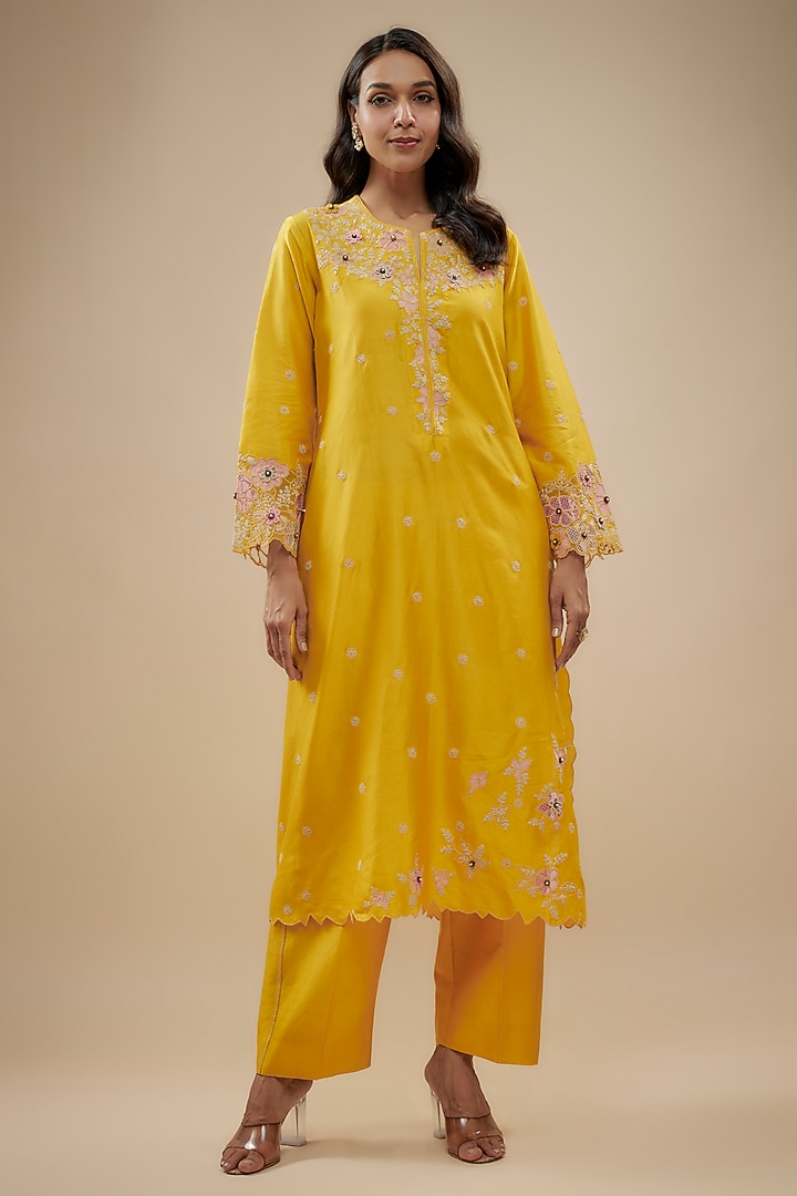 Yellow Chanderi Silk Applique Embroidered Kurta Set by Niti Bothra at Pernia's Pop Up Shop