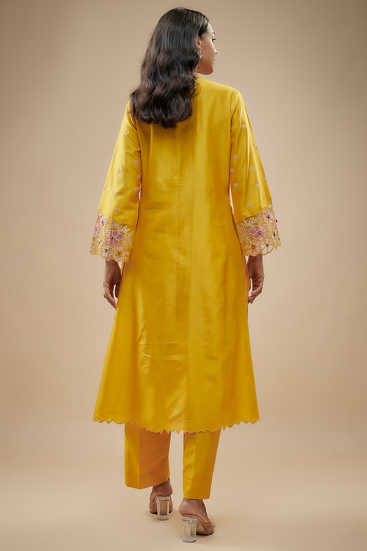 Yellow Chanderi Silk Applique Embroidered Kurta Set by Niti Bothra at Pernia's Pop Up Shop