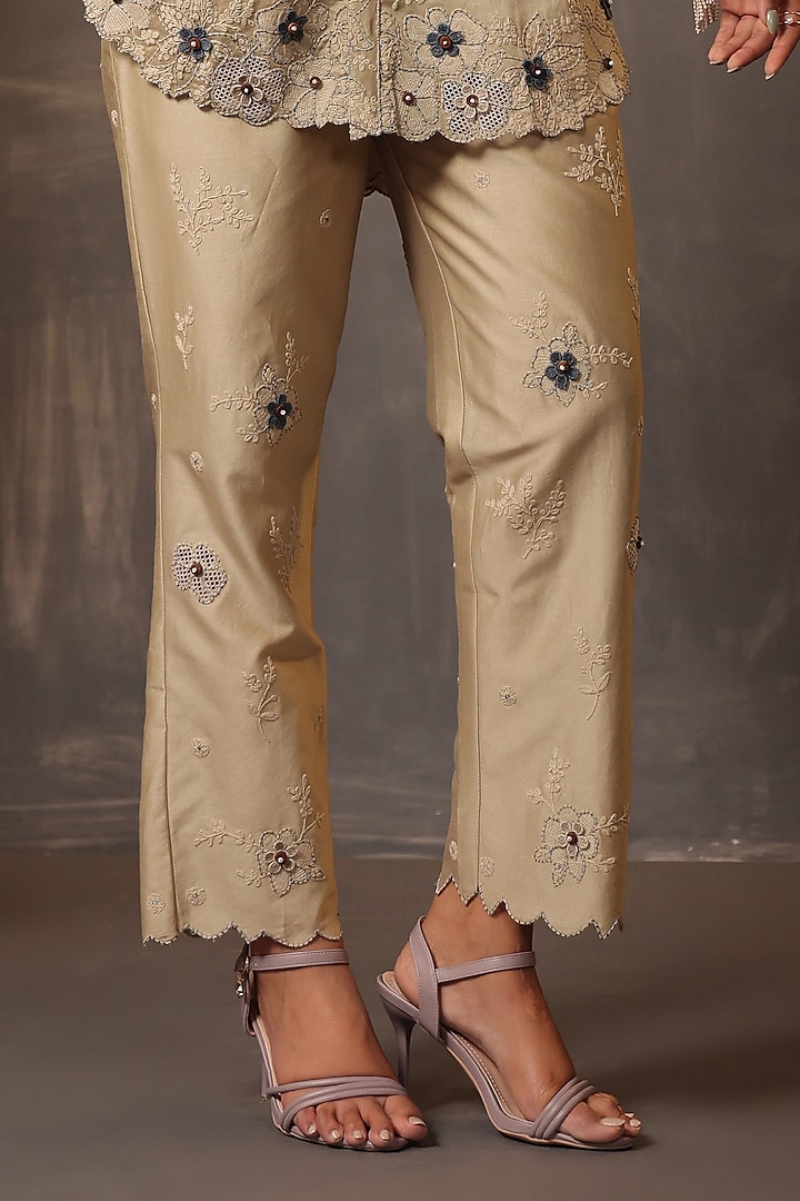 Ivory Chanderi Silk Applique & Cutwork Embroidered Co-Ord Set by Niti Bothra at Pernia's Pop Up Shop
