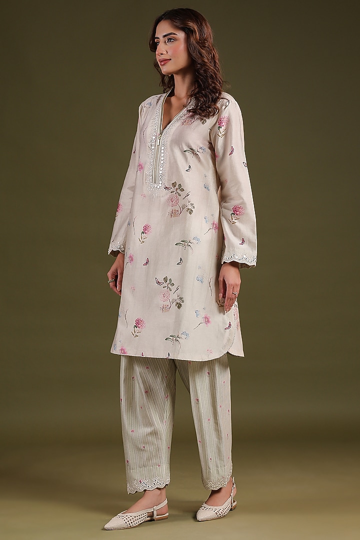 Ivory Silk Chanderi Printed & Mirror Embroidered Short Kurta Set by Niti Bothra at Pernia's Pop Up Shop