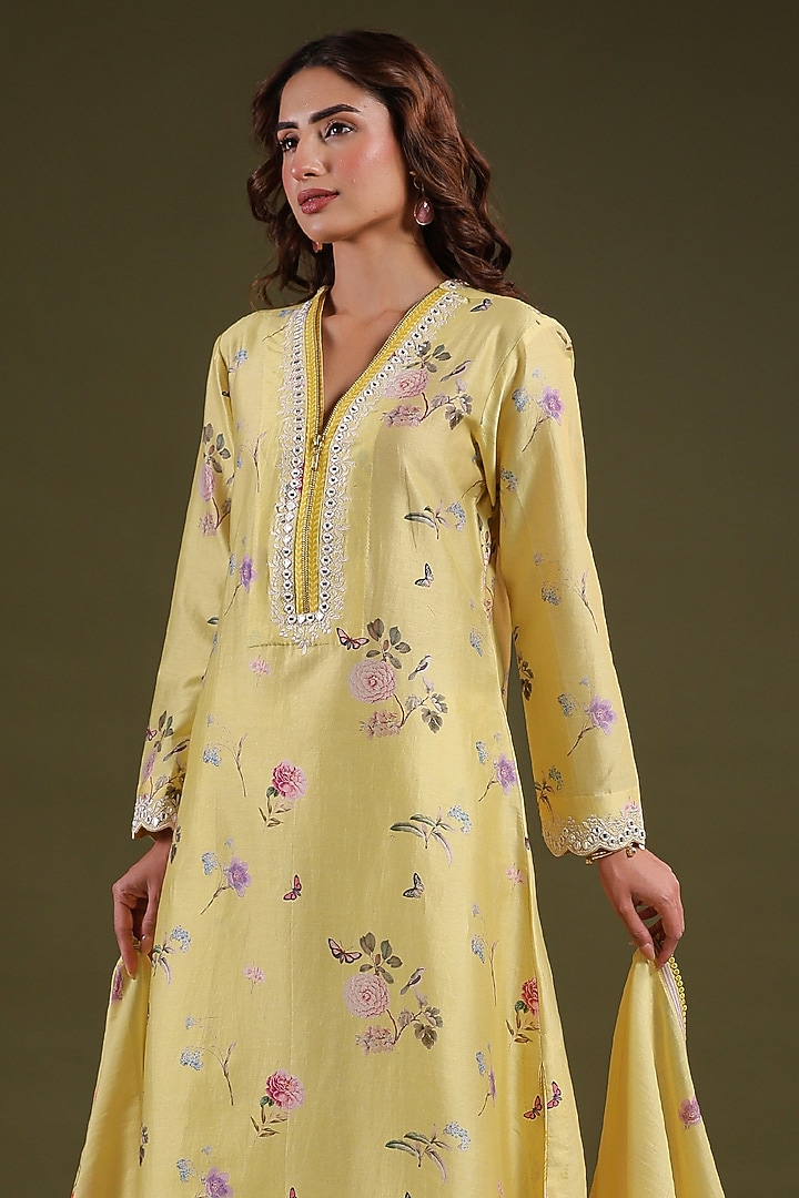 Yellow Silk Chanderi Printed & Mirror Embroidered Kurta Set by Niti Bothra at Pernia's Pop Up Shop