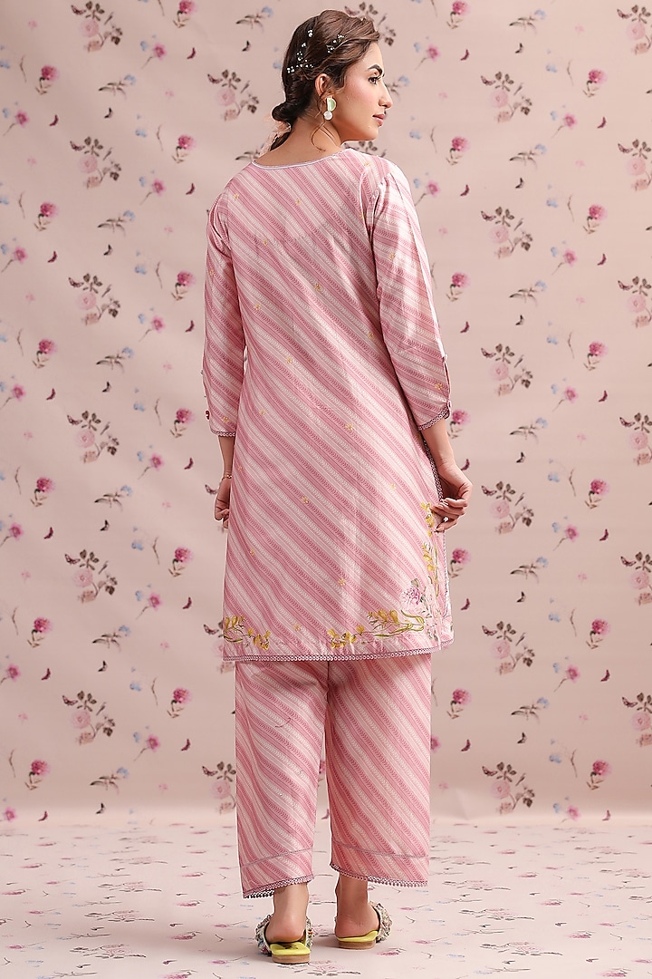 Pink Silk Chanderi Stripe Printed & Thread Embroidered Short Kurta Set by Niti Bothra at Pernia's Pop Up Shop