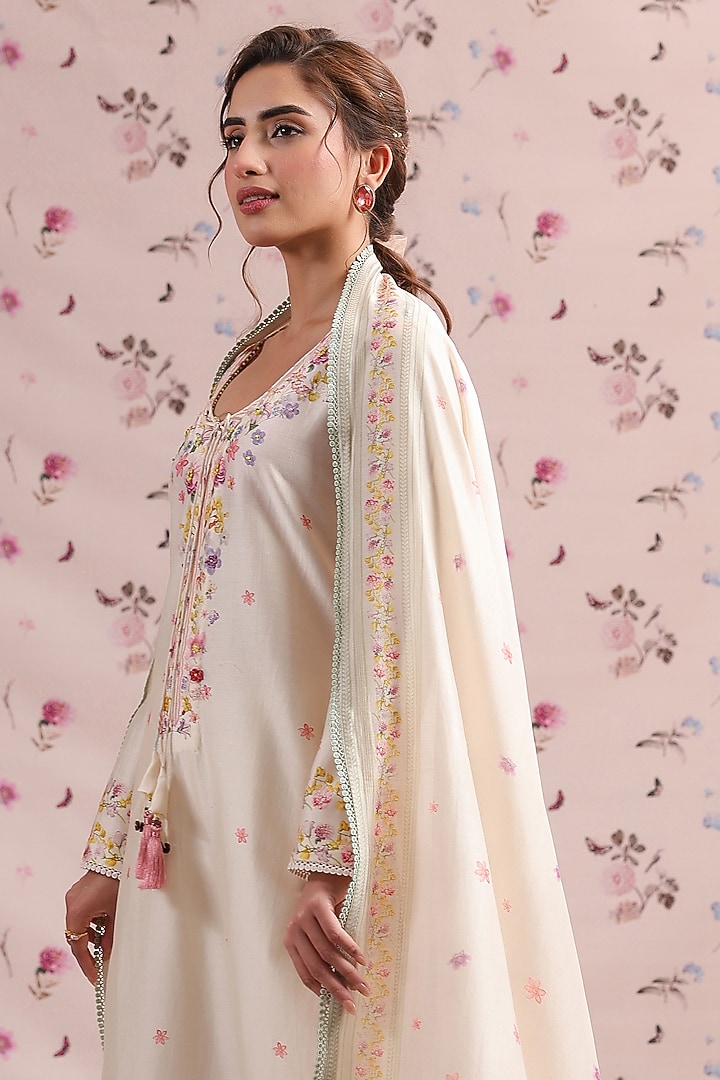 Ivory Silk Chanderi Printed & Bead Embroidered Kurta Set by Niti Bothra at Pernia's Pop Up Shop