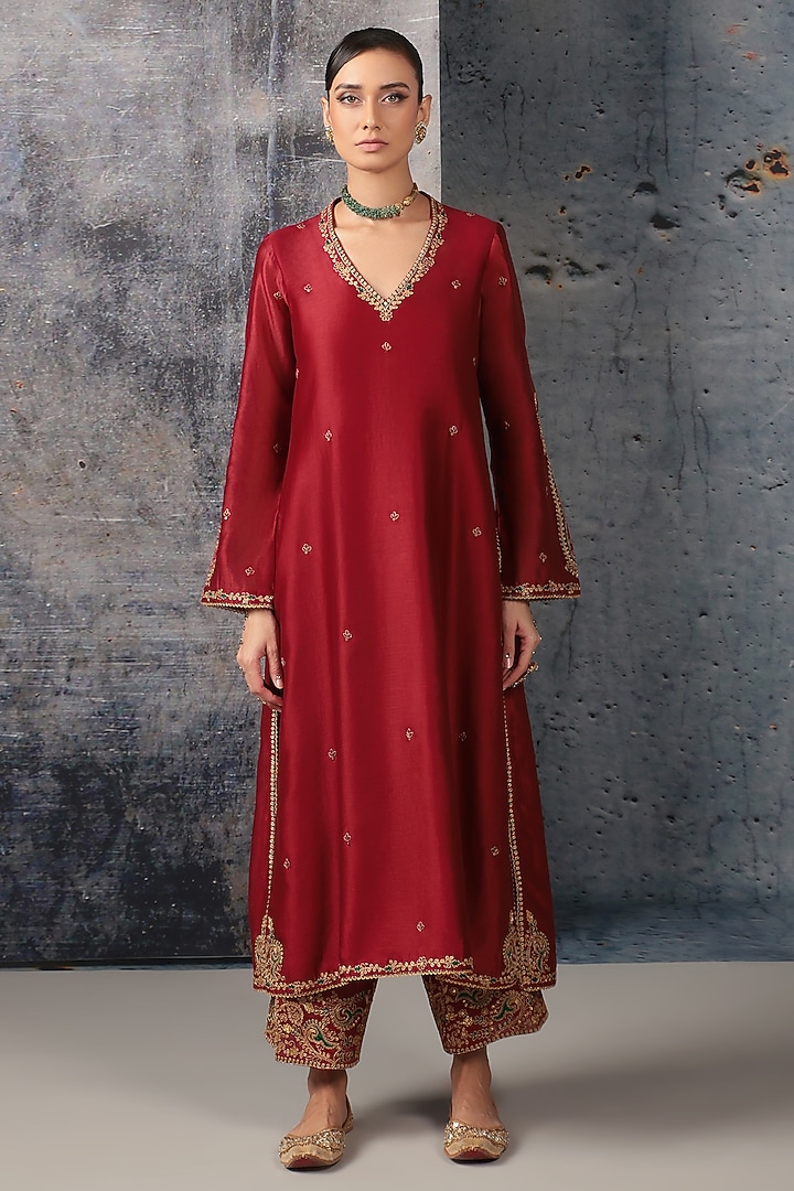 Maroon Silk Chanderi Applique Embroidered Kurta Set by Niti Bothra at Pernia's Pop Up Shop