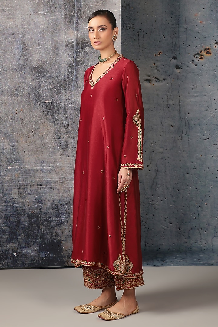 Maroon Silk Chanderi Applique Embroidered Kurta Set by Niti Bothra at Pernia's Pop Up Shop