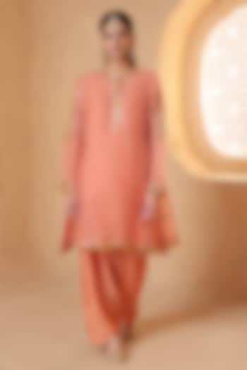  Peach Organza Zardosi Embroidered Short Kurta Set  by Niti Bothra at Pernia's Pop Up Shop