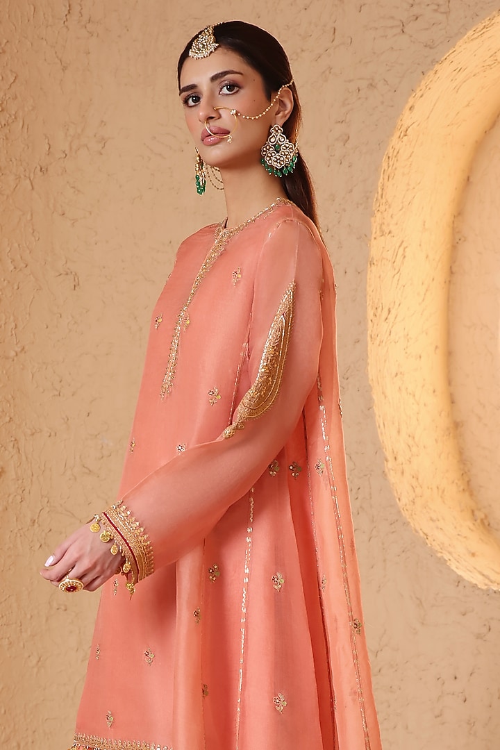 Peach Organza Zardosi Embroidered Short Kurta Set by Niti Bothra at Pernia's Pop Up Shop