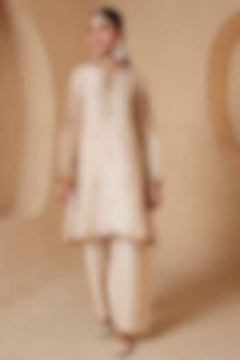 Ivory Organza Zardosi Embroidered Short Kurta Set by Niti Bothra at Pernia's Pop Up Shop