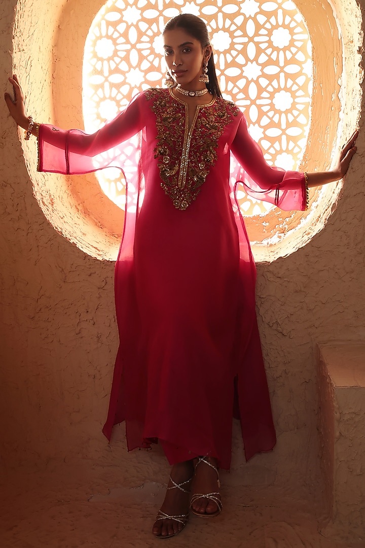 Pink Organza & Silk Tencel Zardozi Embroidered Kurta Set by Niti Bothra at Pernia's Pop Up Shop