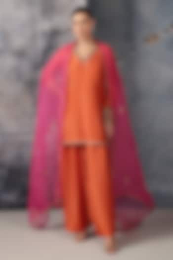 Orange Silk Chanderi Zardozi Embroidered Short Kurta Set by Niti Bothra at Pernia's Pop Up Shop