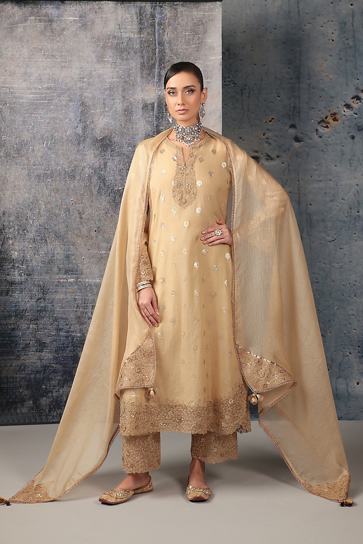 Ivory Silk Chanderi Embroidered Farshi Kurta Set by Niti Bothra at Pernia's Pop Up Shop