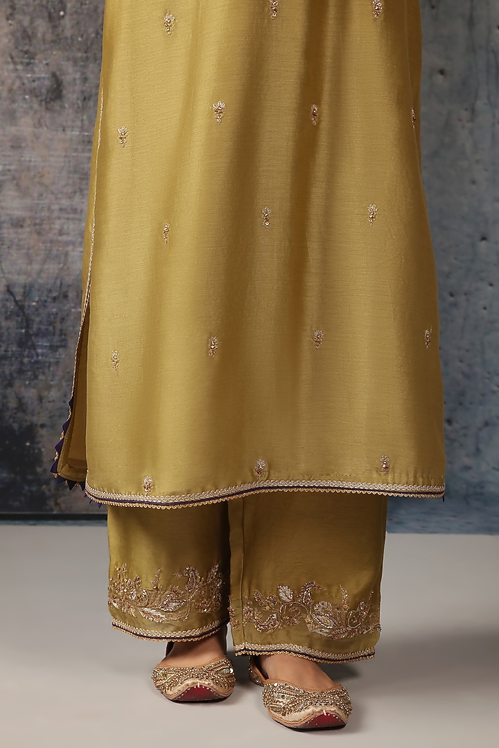 Olive Green Silk Chanderi Embroidered Long Kurta Set by Niti Bothra at Pernia's Pop Up Shop