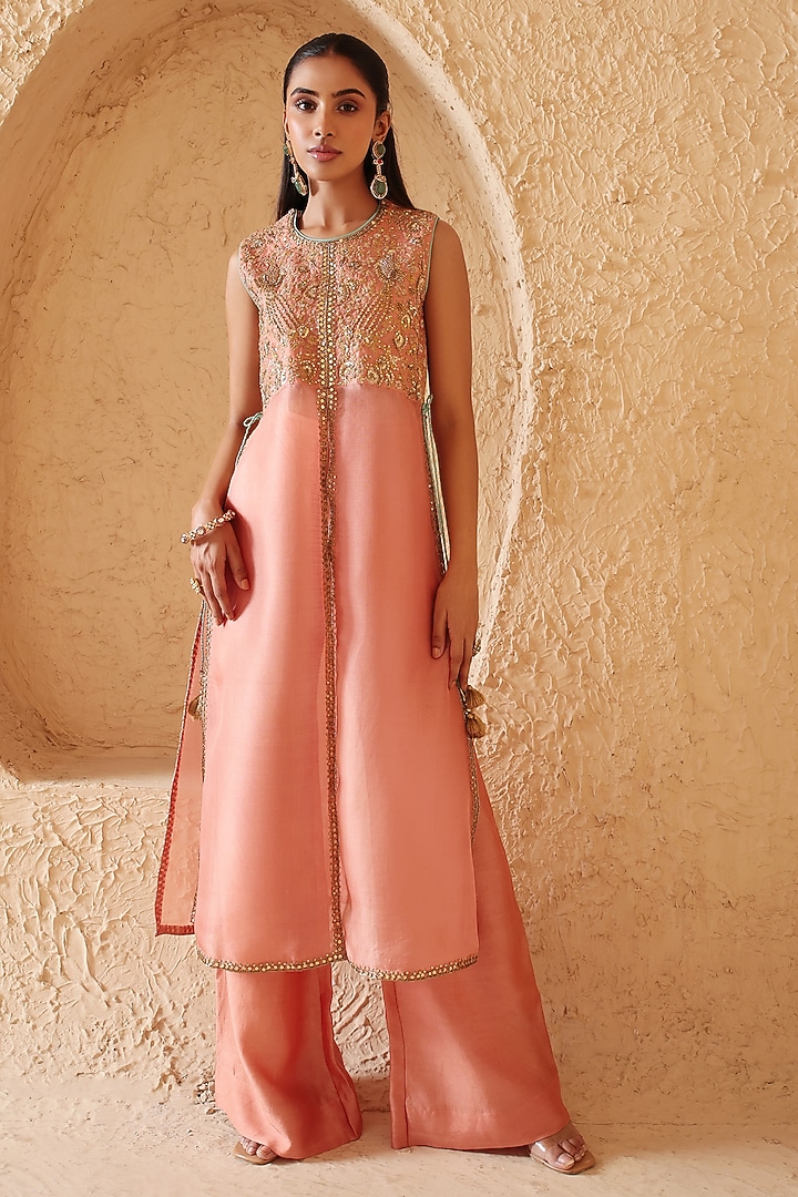 Peach Organza Zardosi Embroidered Sleeveless Kurta Set by Niti Bothra at Pernia's Pop Up Shop