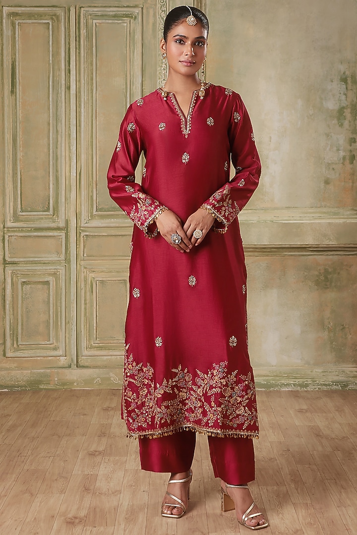 Maroon Silk Chanderi Resham Embroidered Kurta Set by Niti Bothra at Pernia's Pop Up Shop