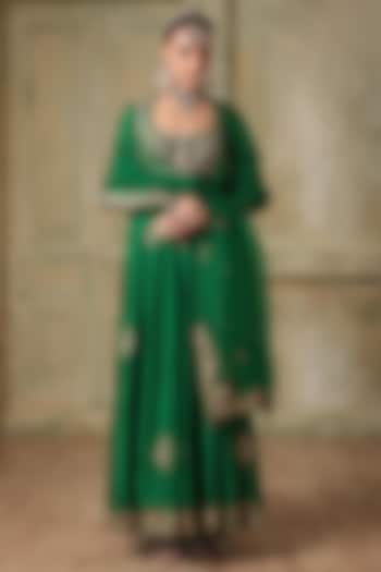 Green Silk Chanderi Zardosi Embroidered Kurta Set by Niti Bothra at Pernia's Pop Up Shop