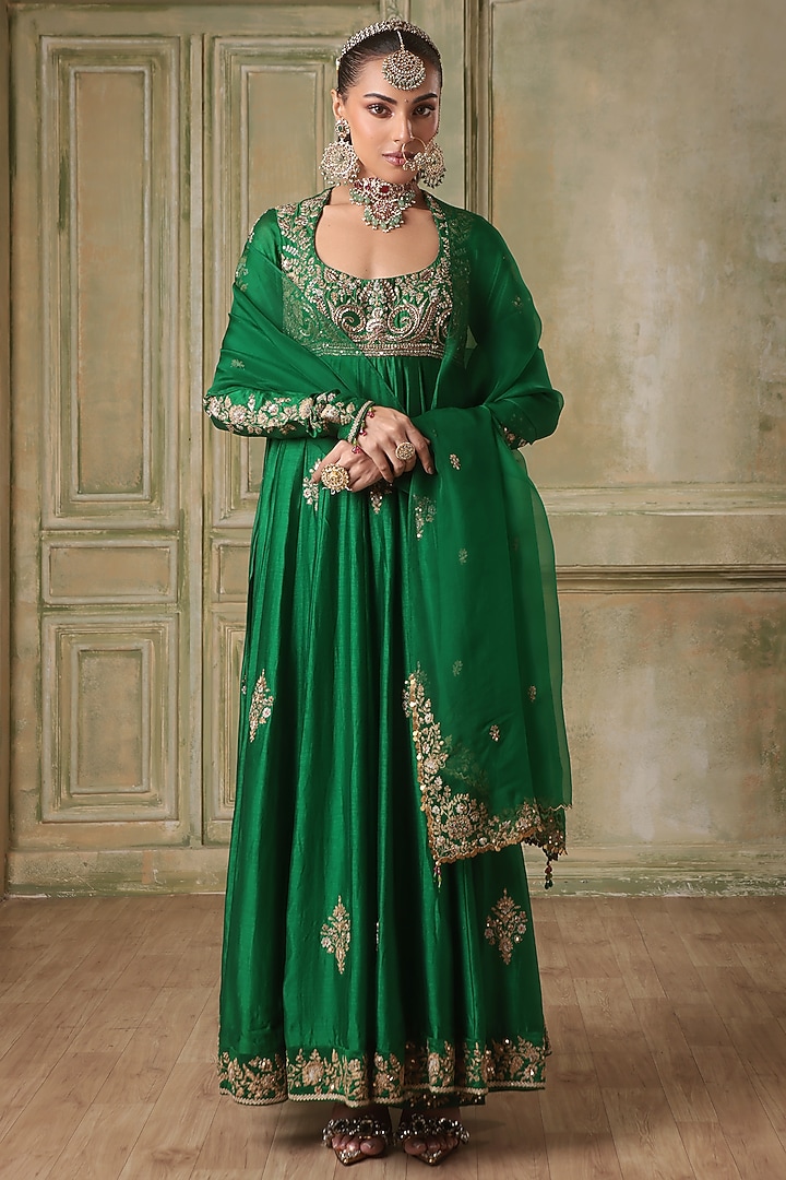 Green Silk Chanderi Zardosi Embroidered Kurta Set by Niti Bothra at Pernia's Pop Up Shop