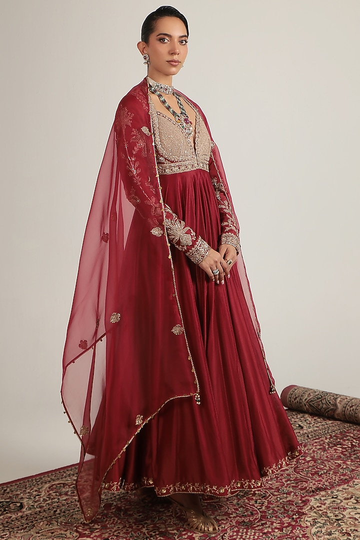 Maroon Silk Chanderi Zardosi Embroidered Kalidar Bridal Anarkali Set by Niti Bothra at Pernia's Pop Up Shop