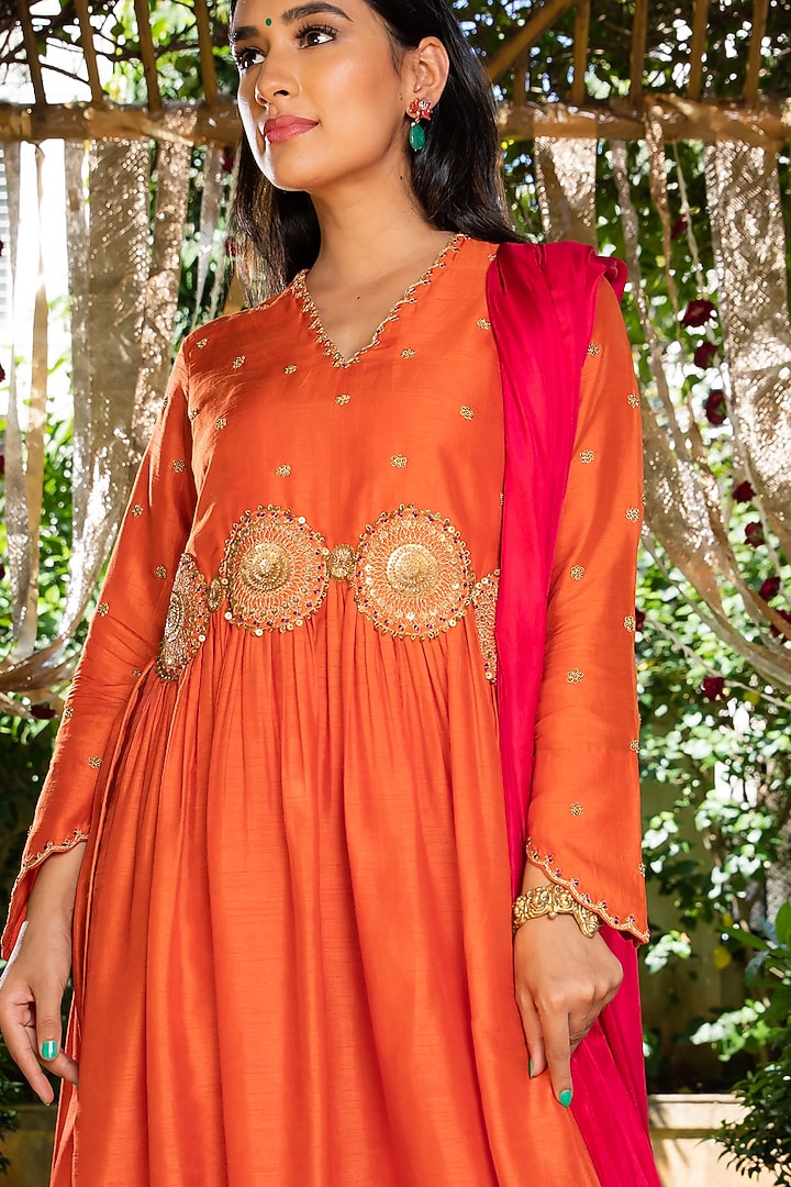 Orange & Pink Embroidered Kurta Set by Niti Bothra at Pernia's Pop Up Shop