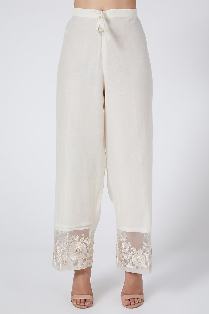 White Embroidered Kurta Set by Niti Bothra at Pernia's Pop Up Shop