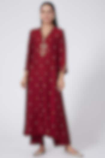 Red Embroidered Kurta Set by Niti Bothra at Pernia's Pop Up Shop