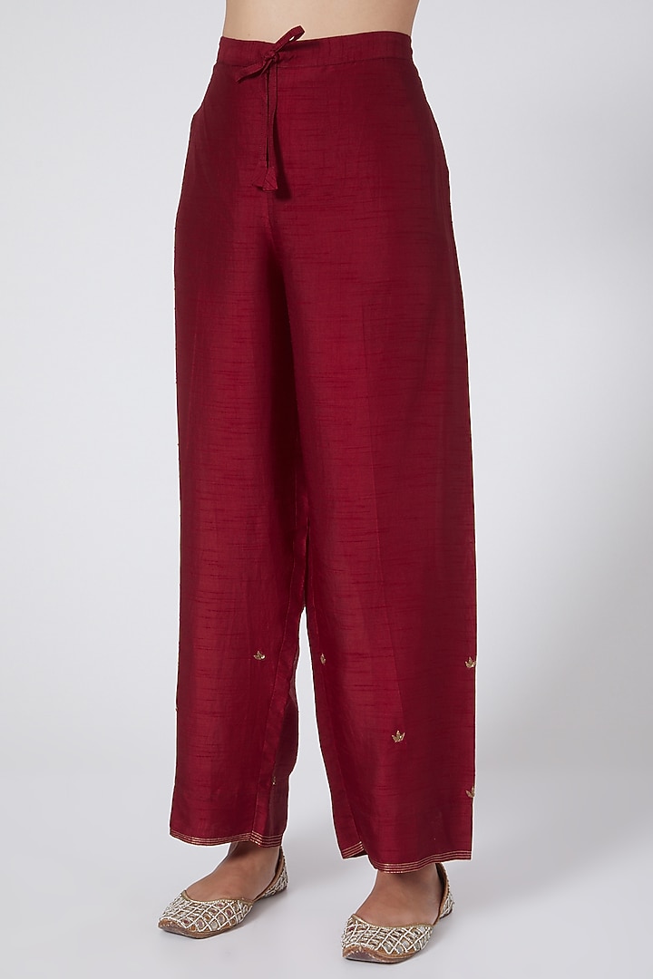 Red Embroidered Kurta Set by Niti Bothra at Pernia's Pop Up Shop