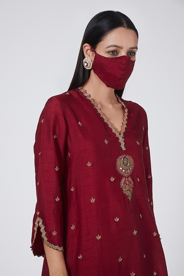 Red Embroidered Kurta Set by Niti Bothra at Pernia's Pop Up Shop