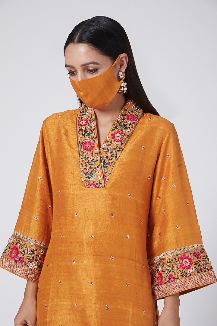 Yellow Embroidered Kurta Set by Niti Bothra at Pernia's Pop Up Shop