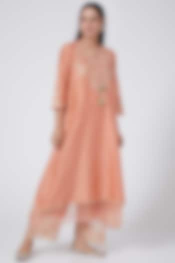 Peach Embroidered Kurta Set by Niti Bothra at Pernia's Pop Up Shop