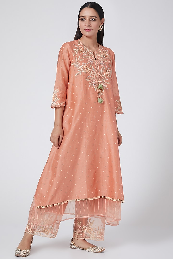 Peach Embroidered Kurta Set by Niti Bothra at Pernia's Pop Up Shop