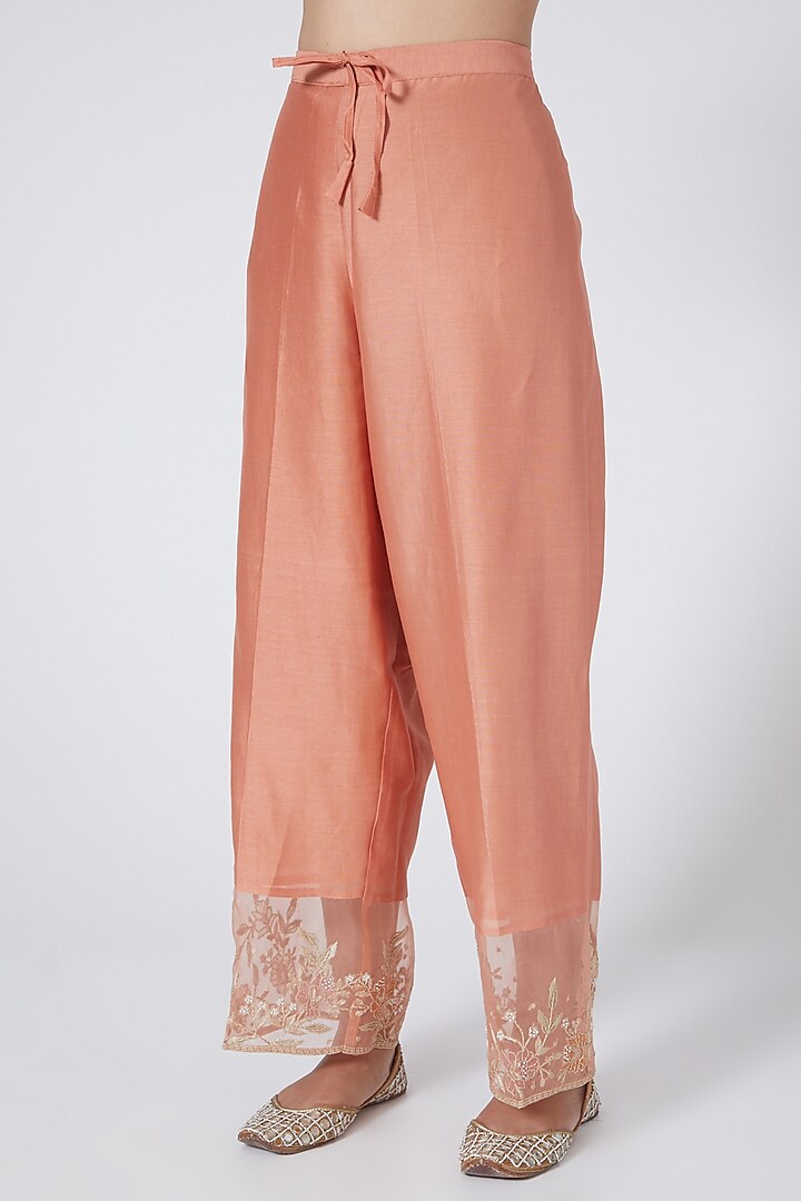 Peach Embroidered Kurta Set by Niti Bothra at Pernia's Pop Up Shop