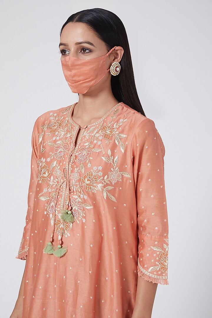 Peach Embroidered Kurta Set by Niti Bothra at Pernia's Pop Up Shop