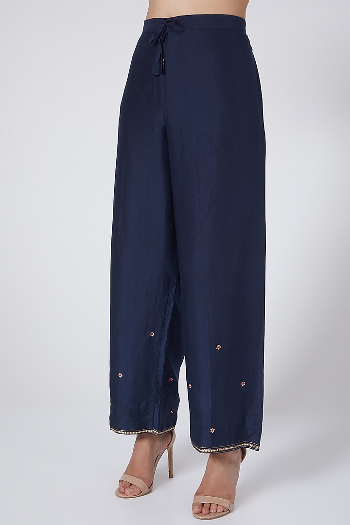Blue Embroidered Kurta Set by Niti Bothra at Pernia's Pop Up Shop