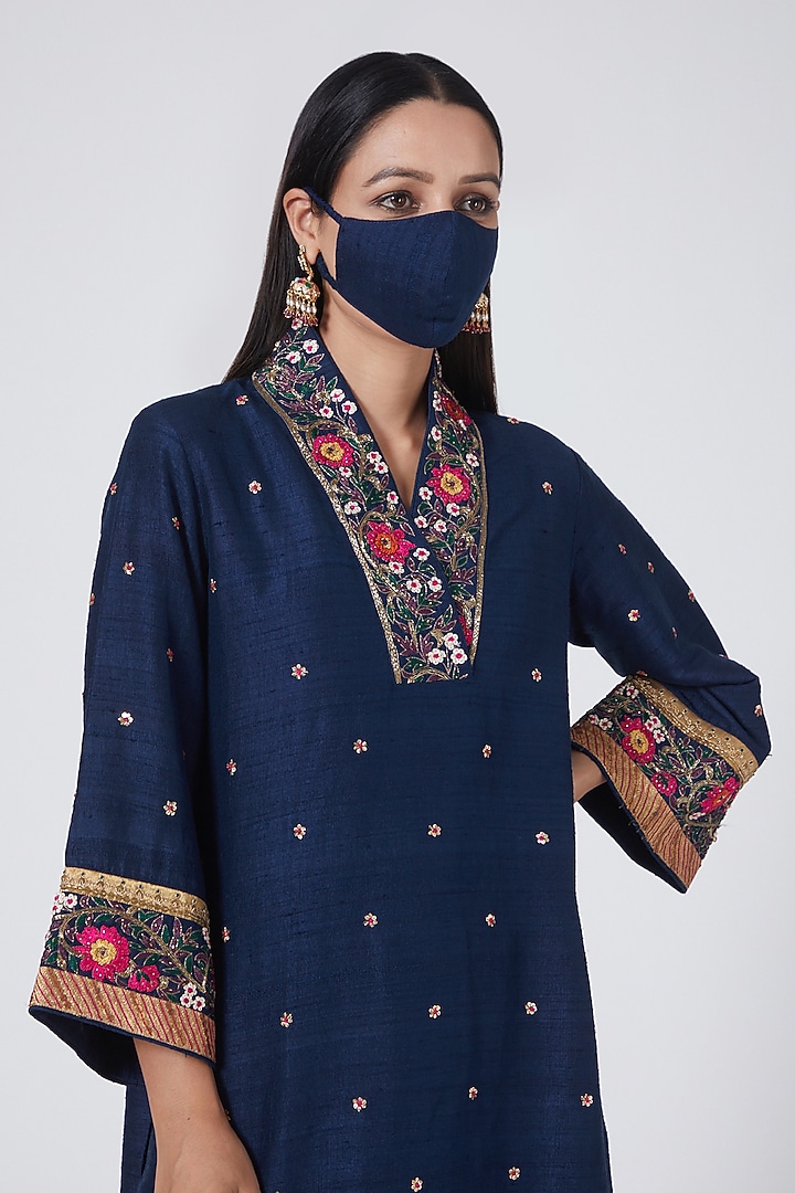 Blue Embroidered Kurta Set by Niti Bothra at Pernia's Pop Up Shop