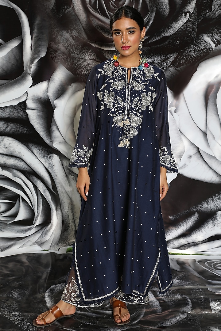 Navy Blue Embroidered Kurta Set by Niti Bothra at Pernia's Pop Up Shop