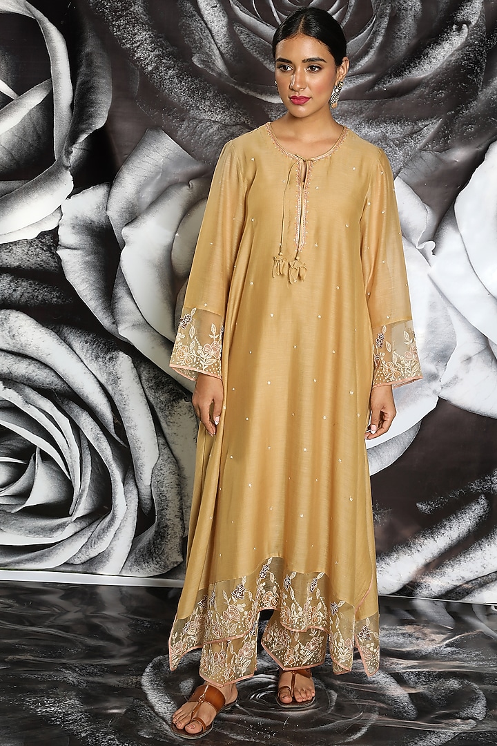 Beige Embroidered Kurta Set by Niti Bothra at Pernia's Pop Up Shop