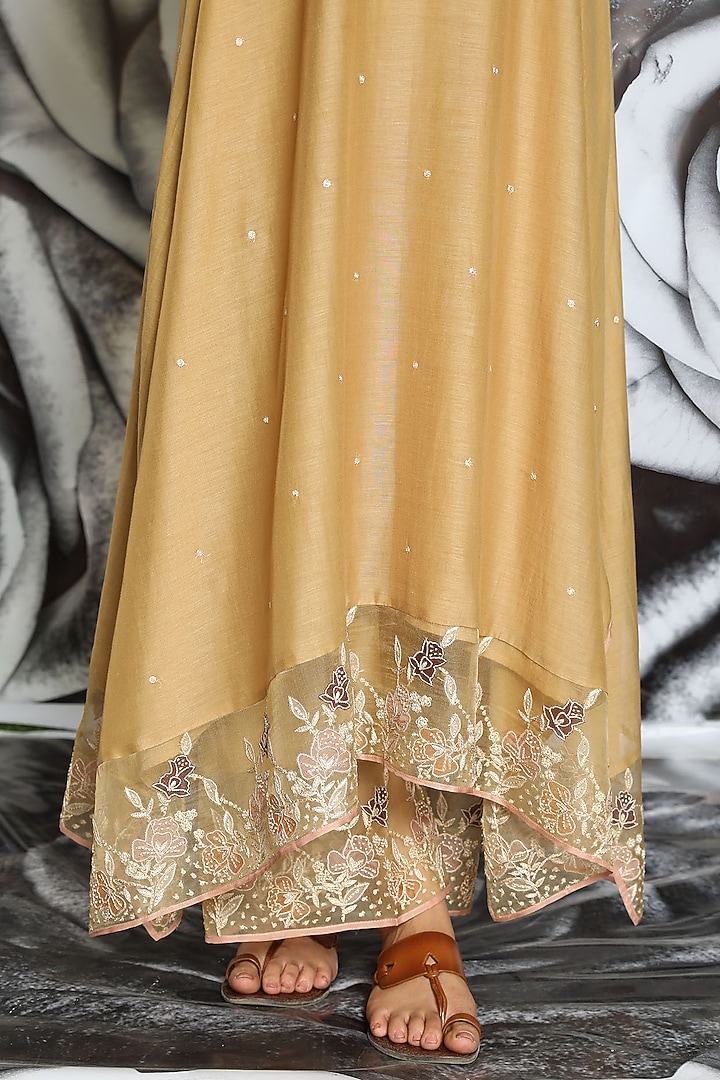 Beige Embroidered Kurta Set by Niti Bothra at Pernia's Pop Up Shop