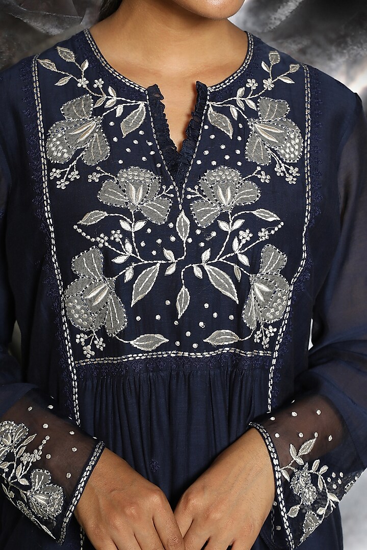Navy Blue Applique Embroidered Kurta Set by Niti Bothra at Pernia's Pop Up Shop