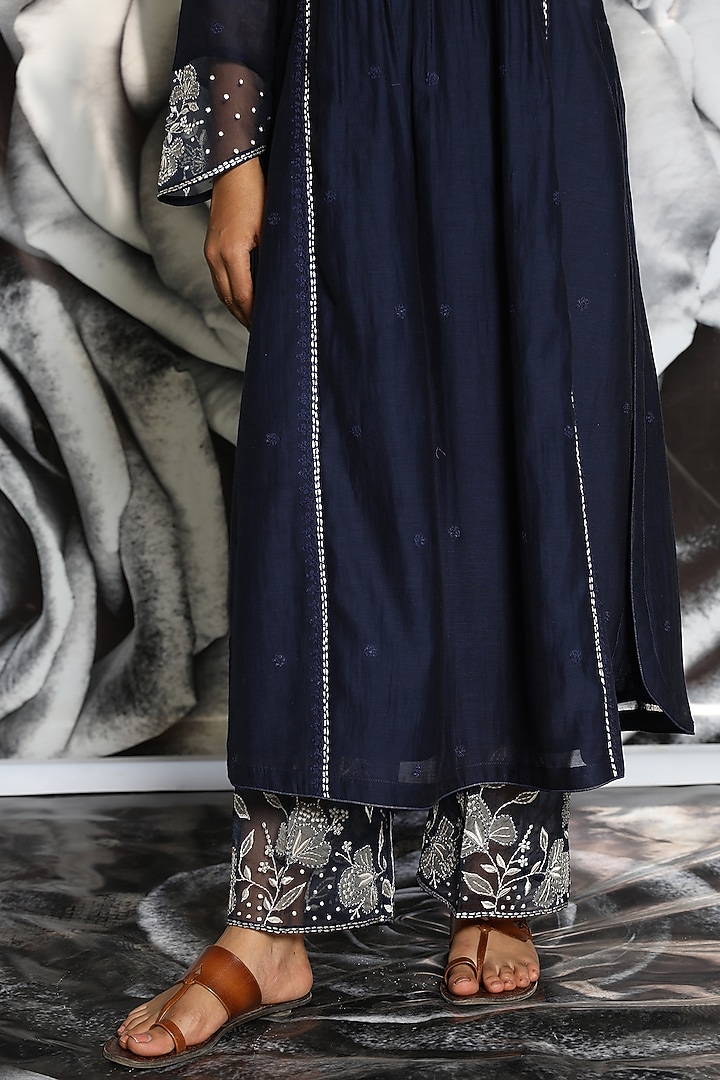 Navy Blue Applique Embroidered Kurta Set by Niti Bothra at Pernia's Pop Up Shop