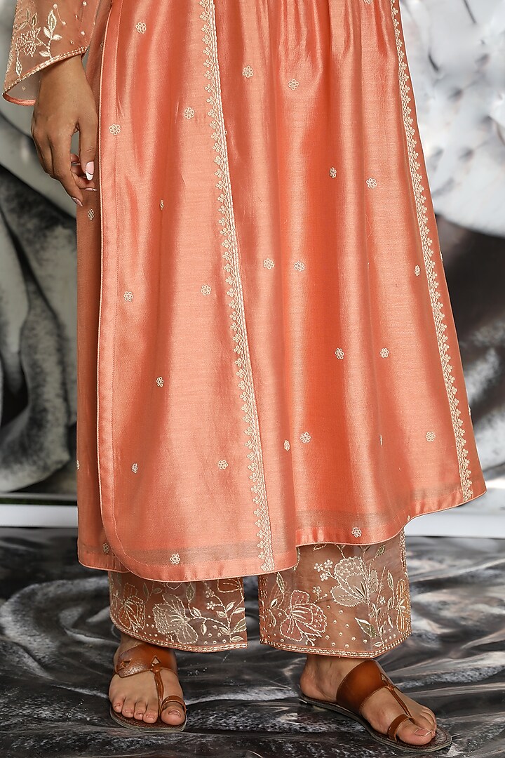 Peach Embroidered Kurta Set by Niti Bothra at Pernia's Pop Up Shop