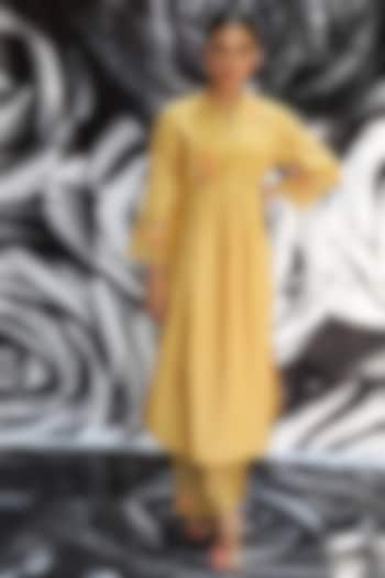 Yellow Embroidered Kurta Set by Niti Bothra at Pernia's Pop Up Shop