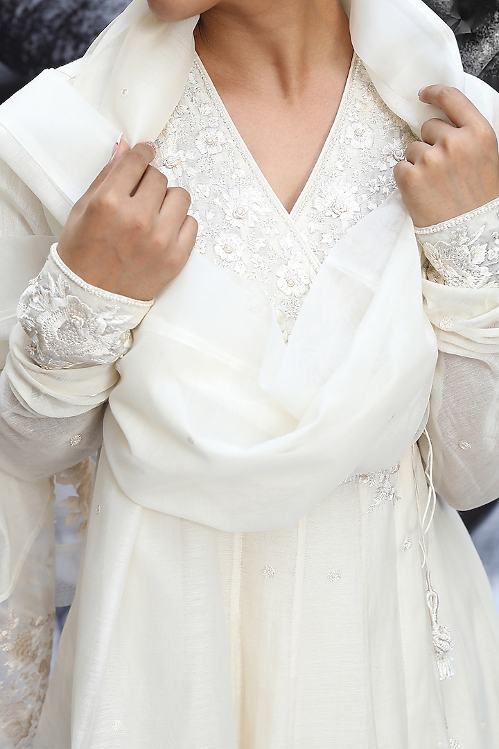 Ivory Pearl Embroidered Kurta Set by Niti Bothra at Pernia's Pop Up Shop