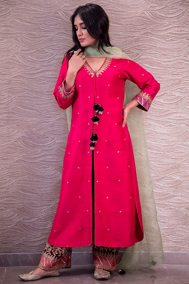 Rani Pink Mughal Embroidered Kurta Set by Niti Bothra