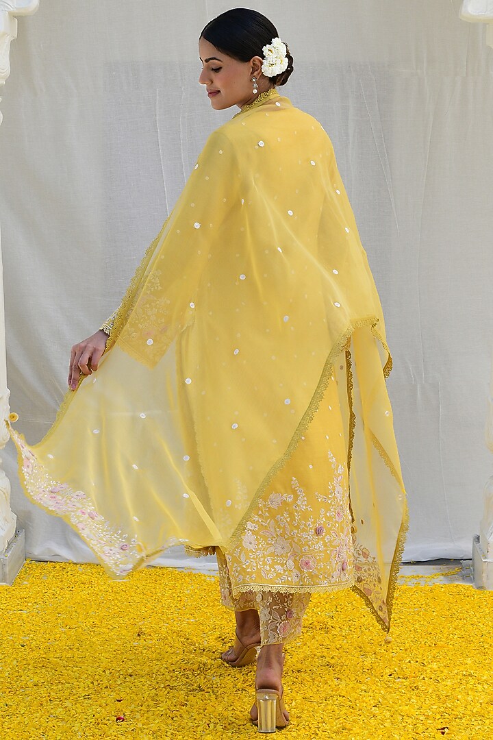 Yellow Bemberg Embroidered Kurta Set by Niti Bothra at Pernia's Pop Up Shop