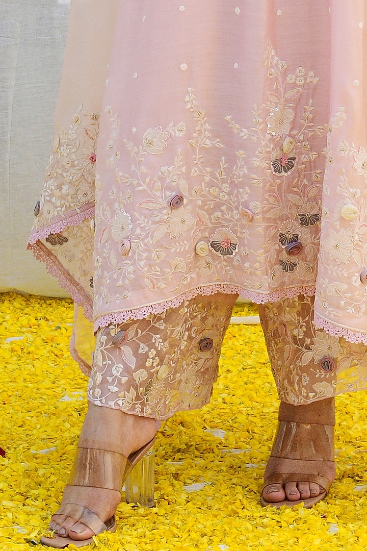 Pink Banarasi Silk Embroidered Kurta Set by Niti Bothra at Pernia's Pop Up Shop
