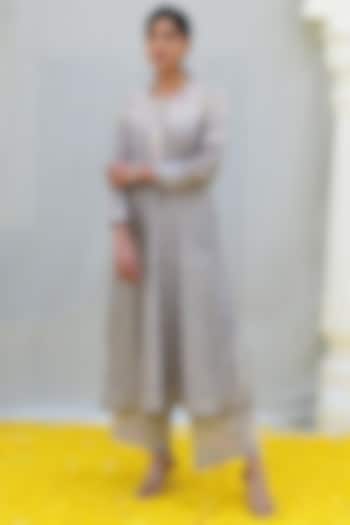 Grey Banarasi Silk Embroidered Kurta Set by Niti Bothra at Pernia's Pop Up Shop