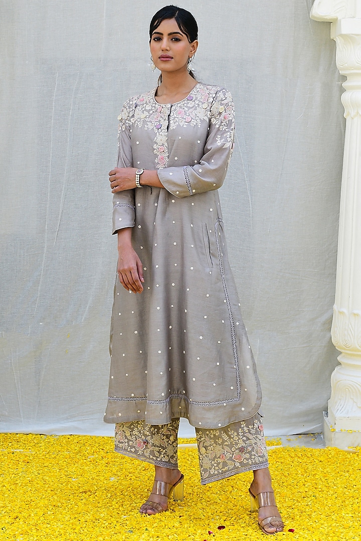 Grey Banarasi Silk Embroidered Kurta Set by Niti Bothra at Pernia's Pop Up Shop