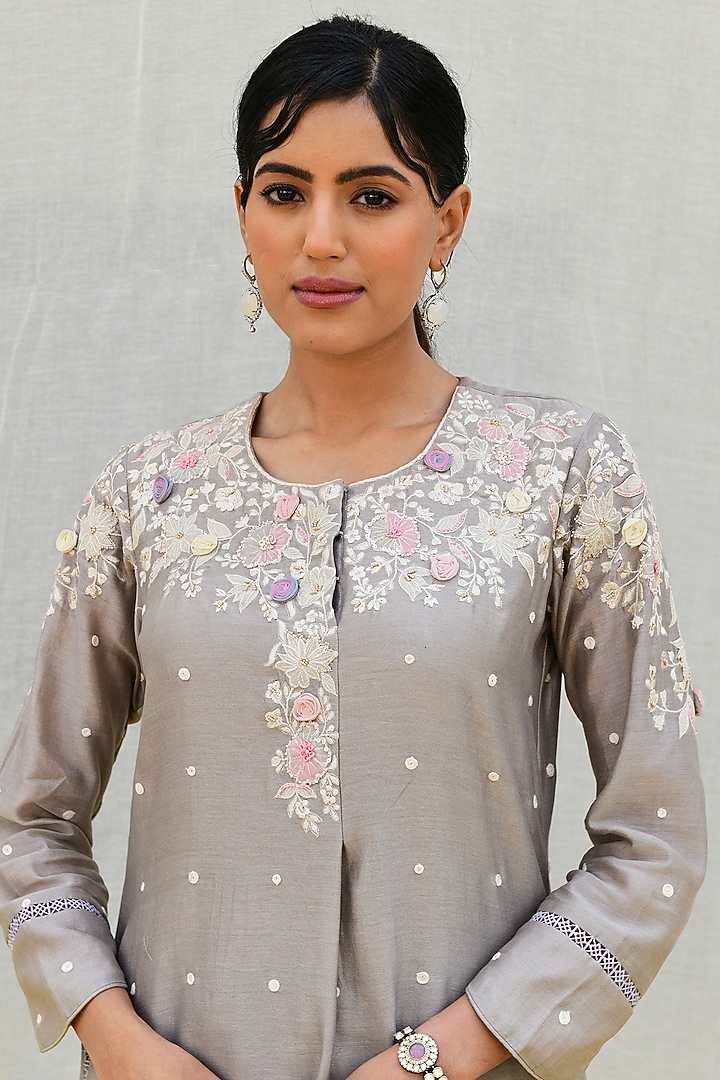Grey Banarasi Silk Embroidered Kurta Set by Niti Bothra at Pernia's Pop Up Shop