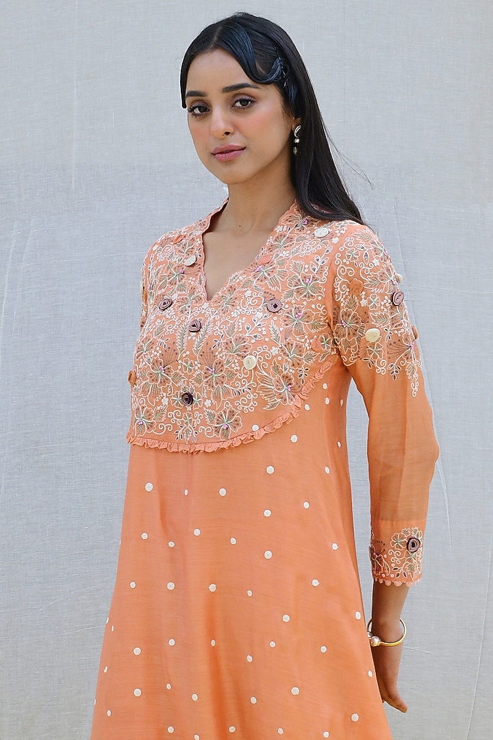 Peach Banarasi Silk Embroidered Kurta Set by Niti Bothra at Pernia's Pop Up Shop