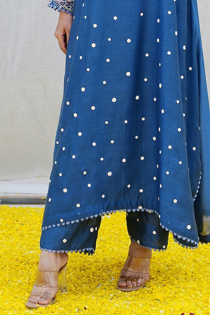 Blue Banarasi Silk Embroidered Kurta Set by Niti Bothra at Pernia's Pop Up Shop